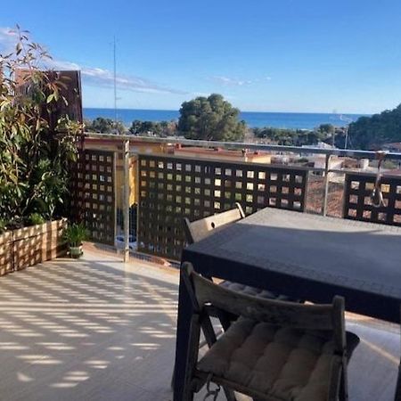 Apartamento Con Vistas Al Mar Castelldefels Exteriör bild