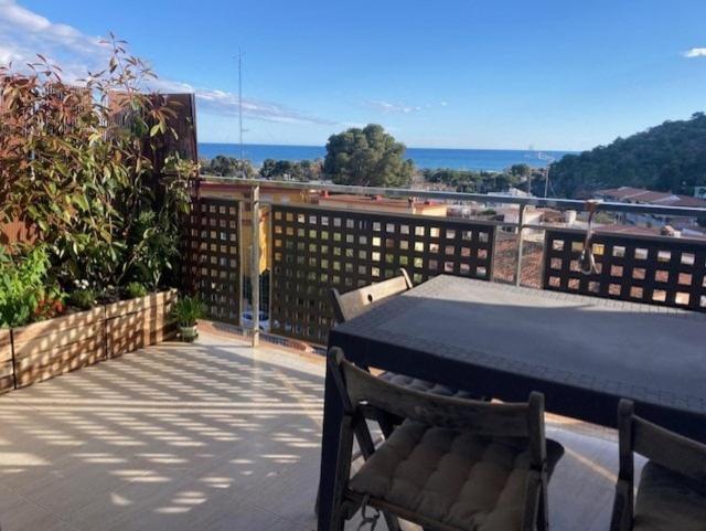 Apartamento Con Vistas Al Mar Castelldefels Exteriör bild